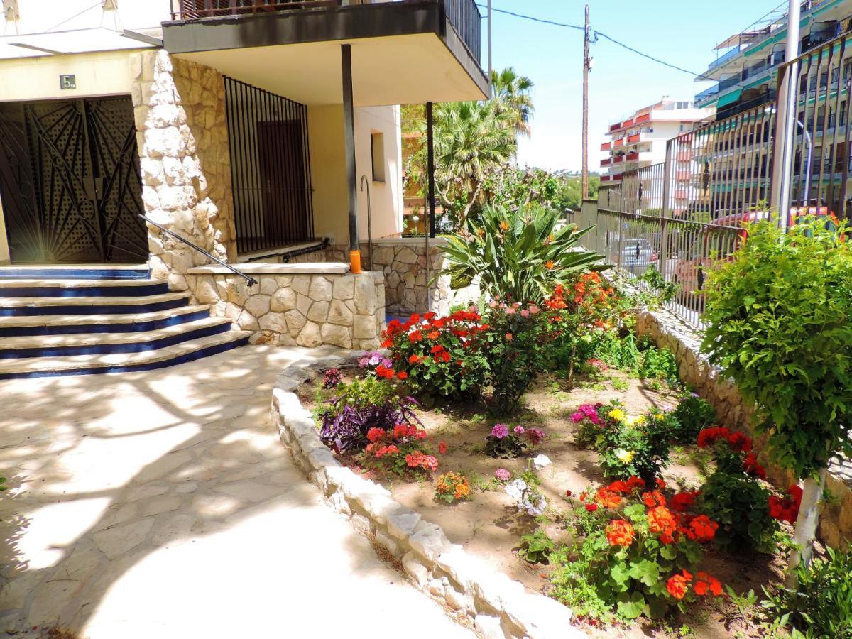 Apartment In Salou Next To The Beach For Families,Wifi Exterior photo